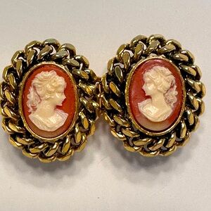 1980’s Vintage Double Cameo Belt Buckle